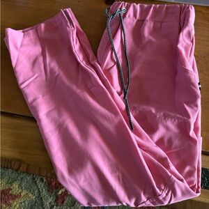 Koi Next Gen Everyday Hero Rose scrubs